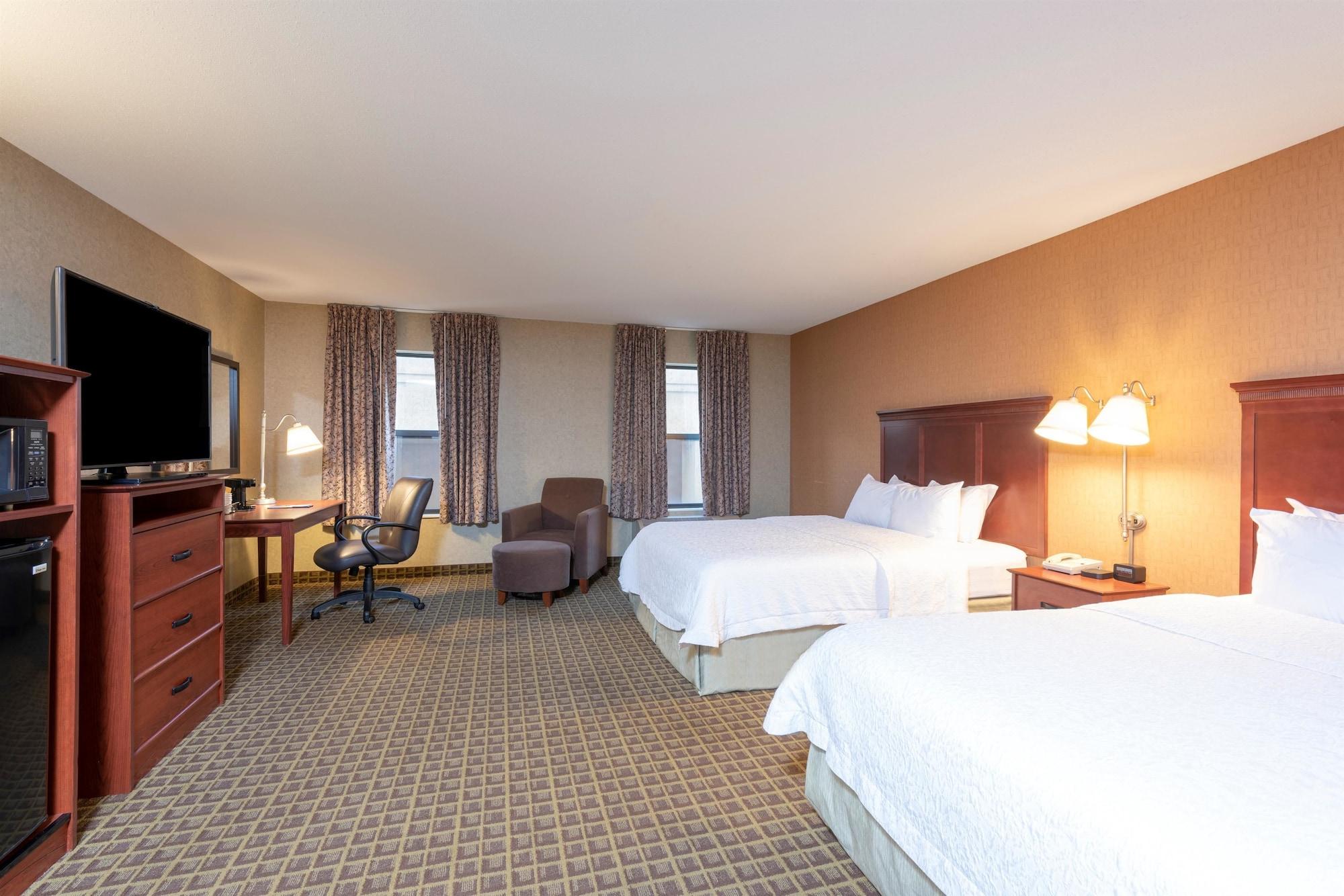 Hampton Inn & Suites Вальпараисо Экстерьер фото