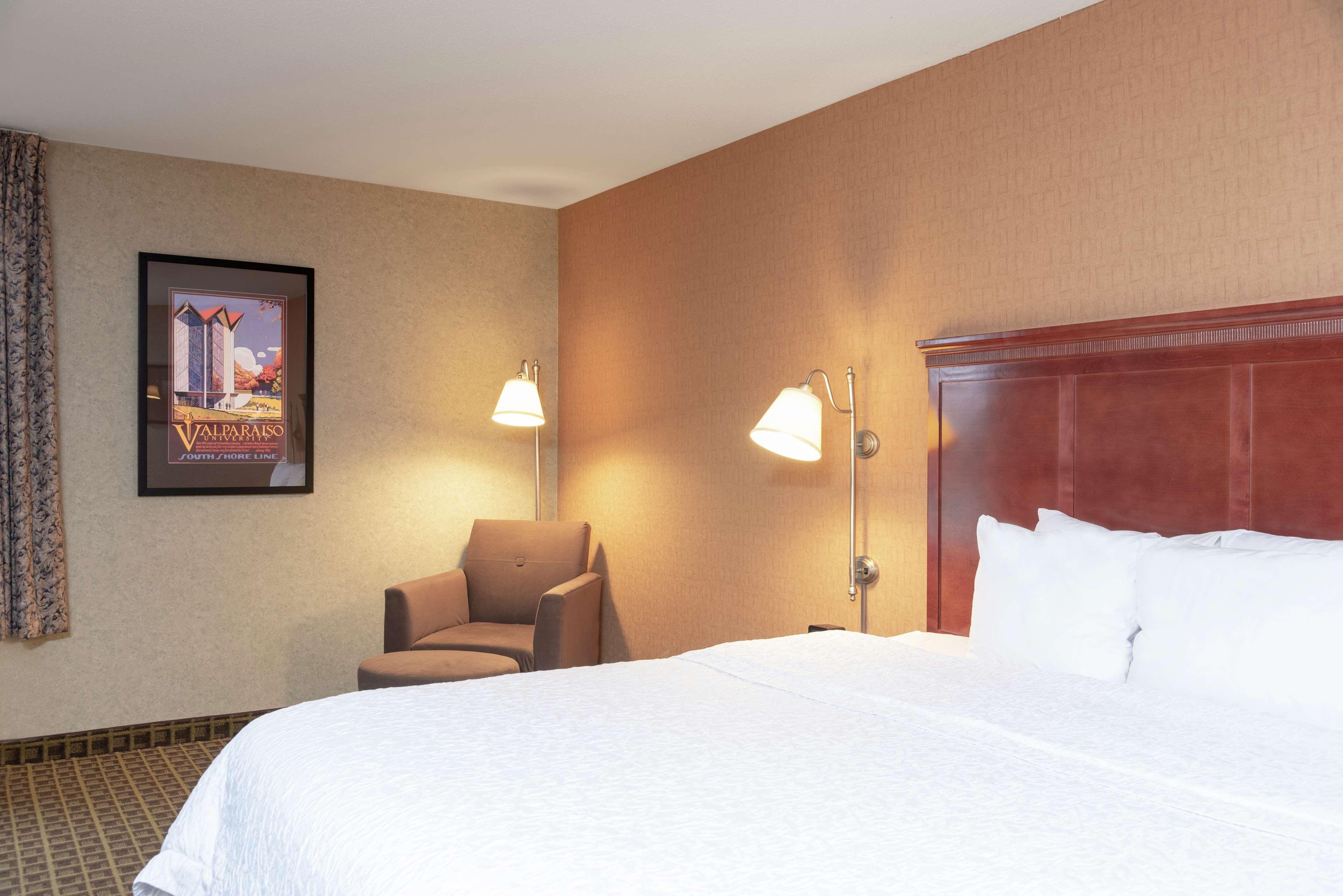 Hampton Inn & Suites Вальпараисо Экстерьер фото