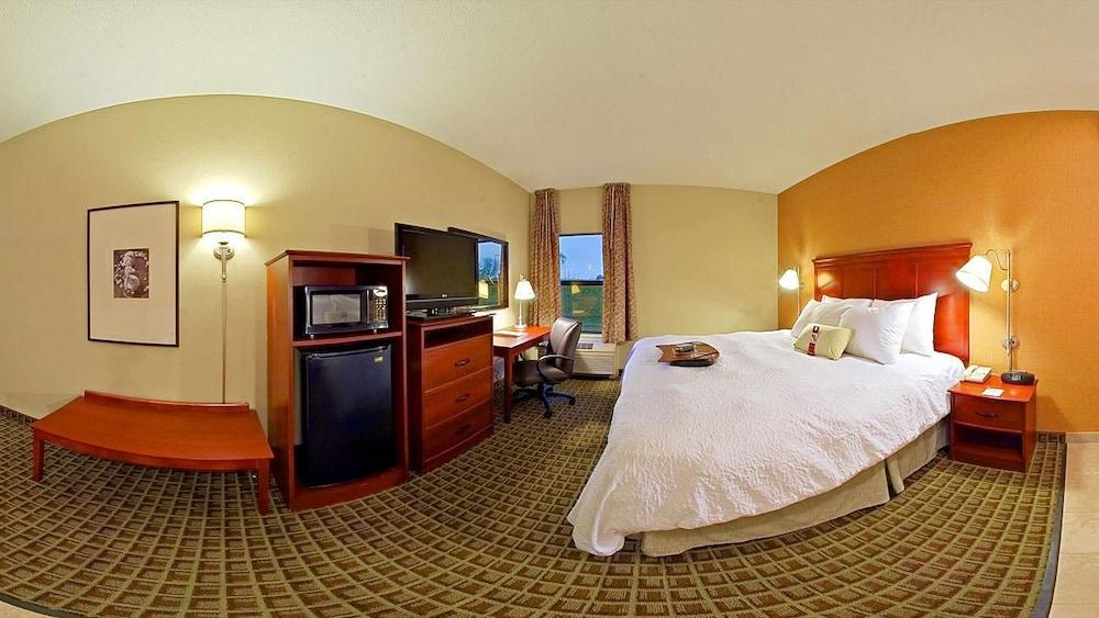 Hampton Inn & Suites Вальпараисо Экстерьер фото